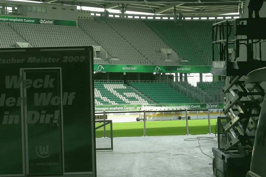乐鱼体育前线 为什么开赛前的一页名单值得逐行读·数据台周报·战术板速递